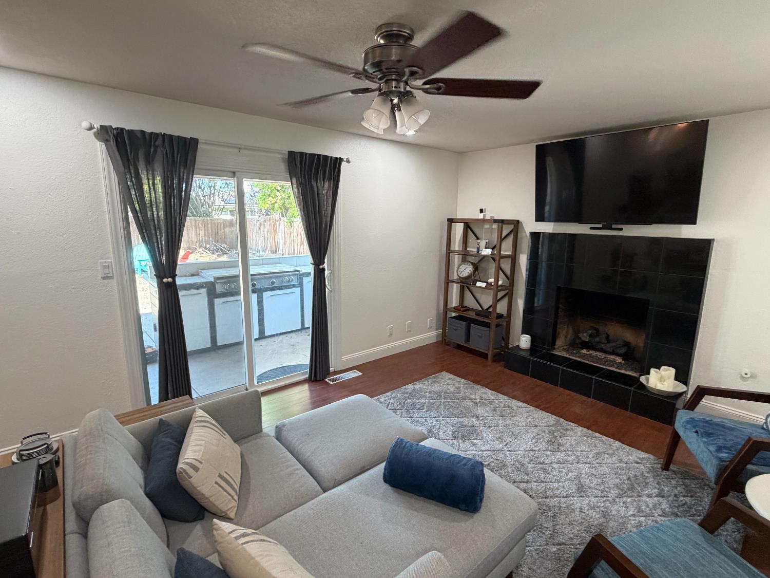 682 E Stuart Ave, Fresno, CA 93710