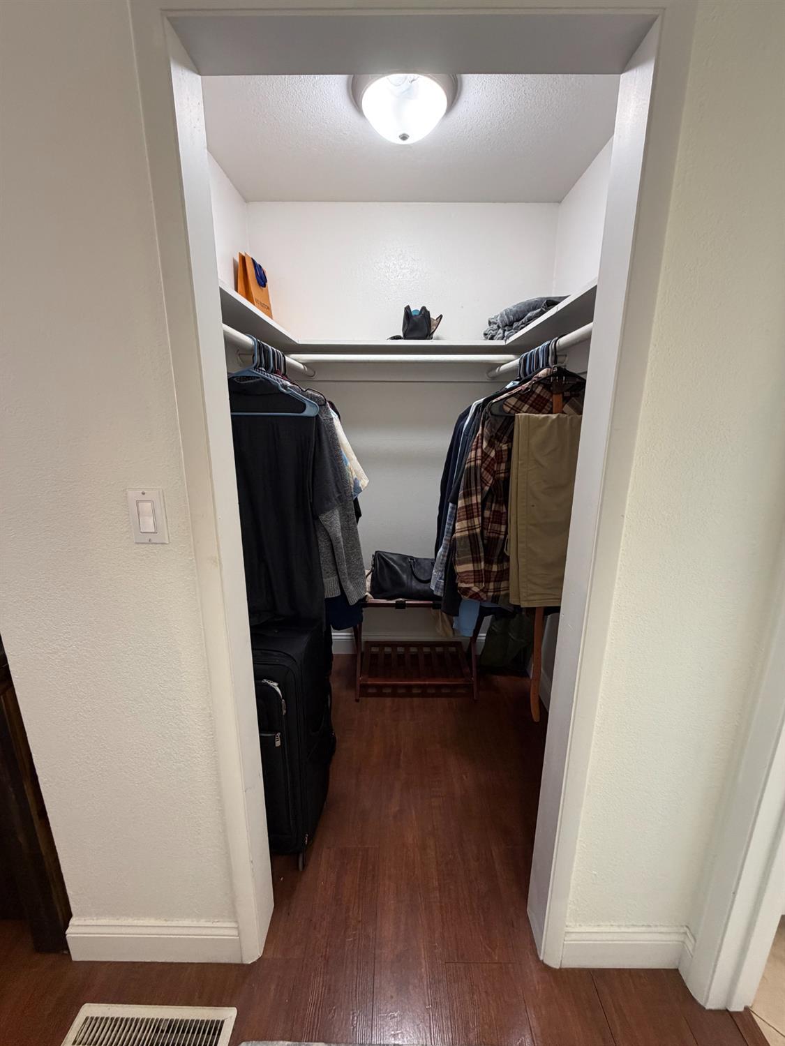 682 E Stuart Ave, Fresno, CA 93710