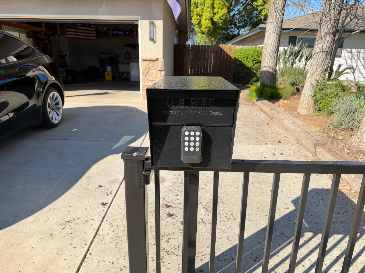 682 E Stuart Ave, Fresno, CA 93710