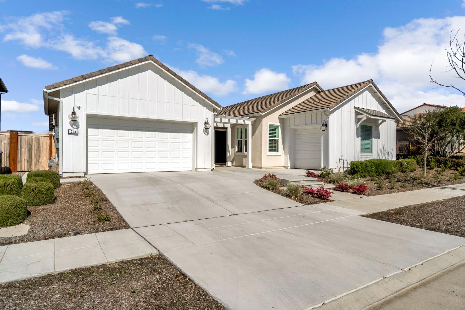 713 Harvest Dr, Madera, CA 93636