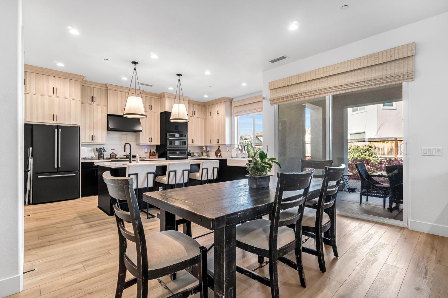 713 Harvest Dr, Madera, CA 93636