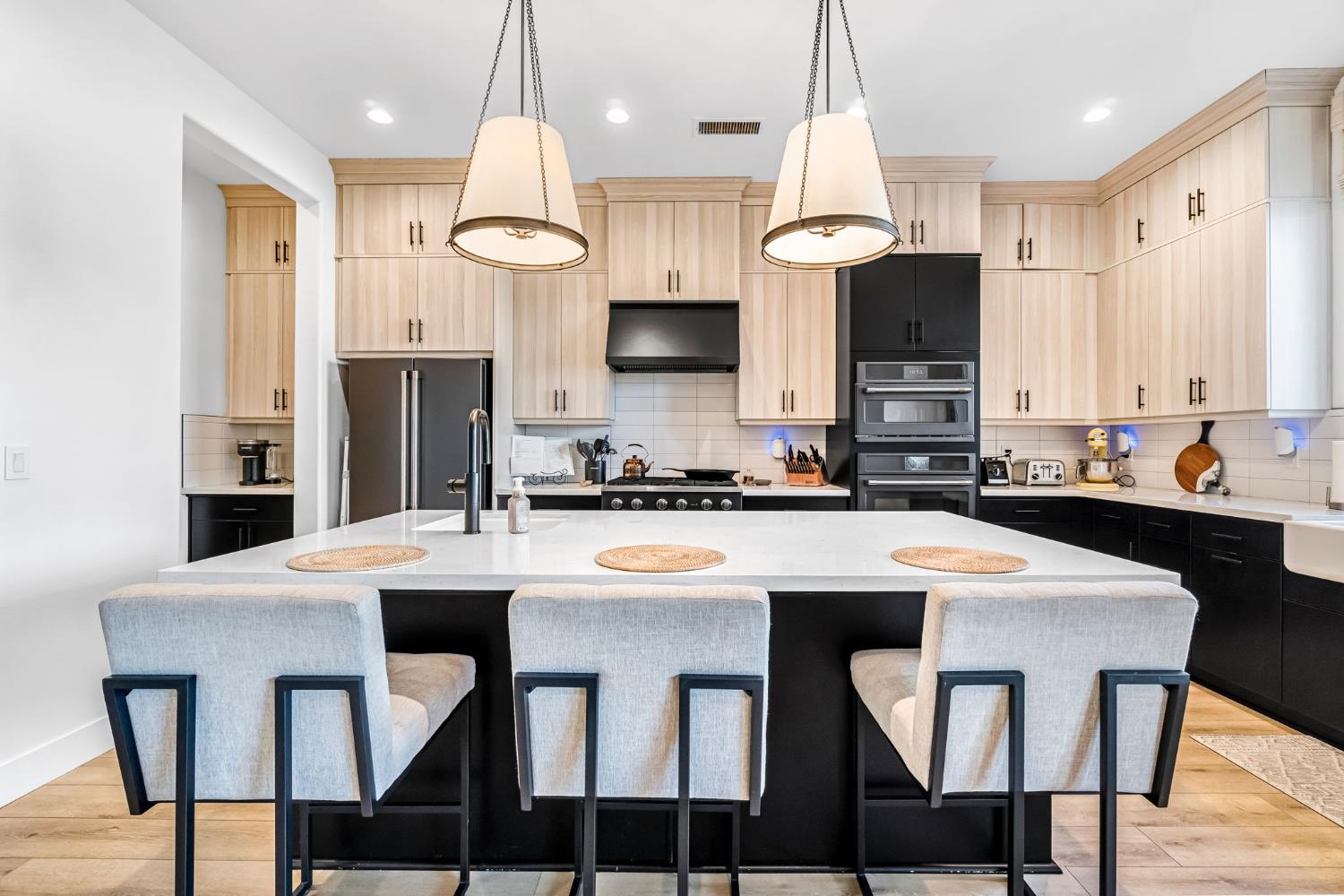 713 Harvest Dr, Madera, CA 93636