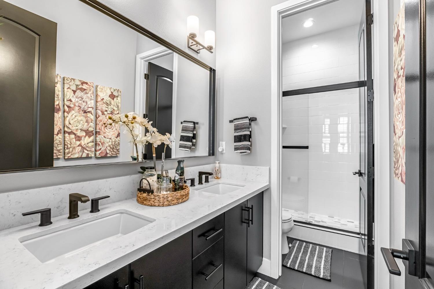 713 Harvest Dr, Madera, CA 93636