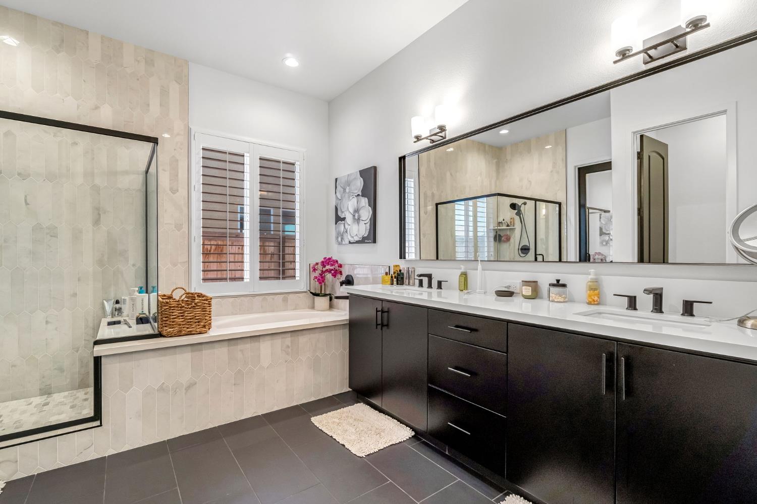 713 Harvest Dr, Madera, CA 93636