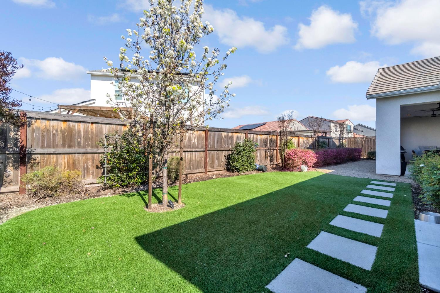 713 Harvest Dr, Madera, CA 93636