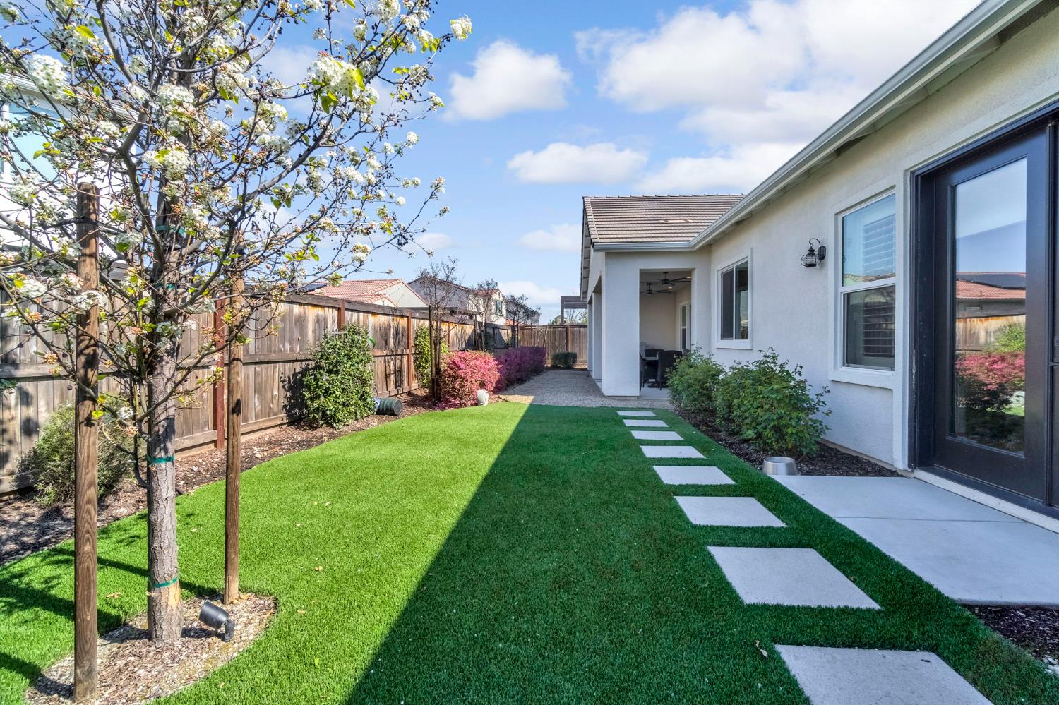 713 Harvest Dr, Madera, CA 93636