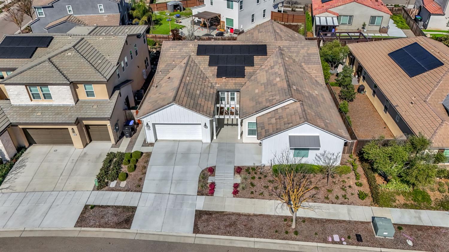 713 Harvest Dr, Madera, CA 93636