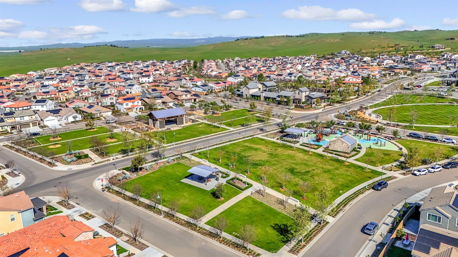 713 Harvest Dr, Madera, CA 93636