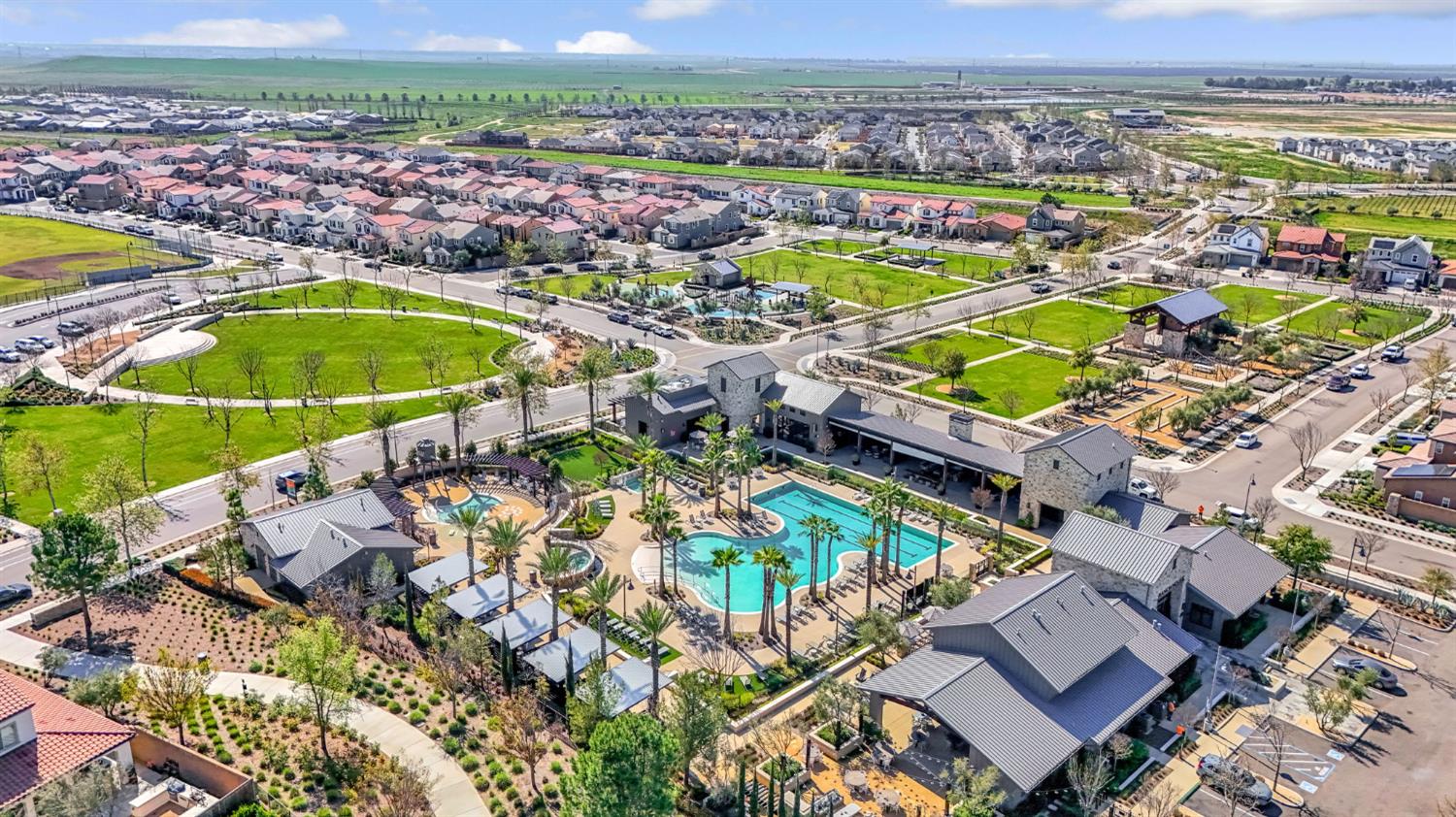 713 Harvest Dr, Madera, CA 93636