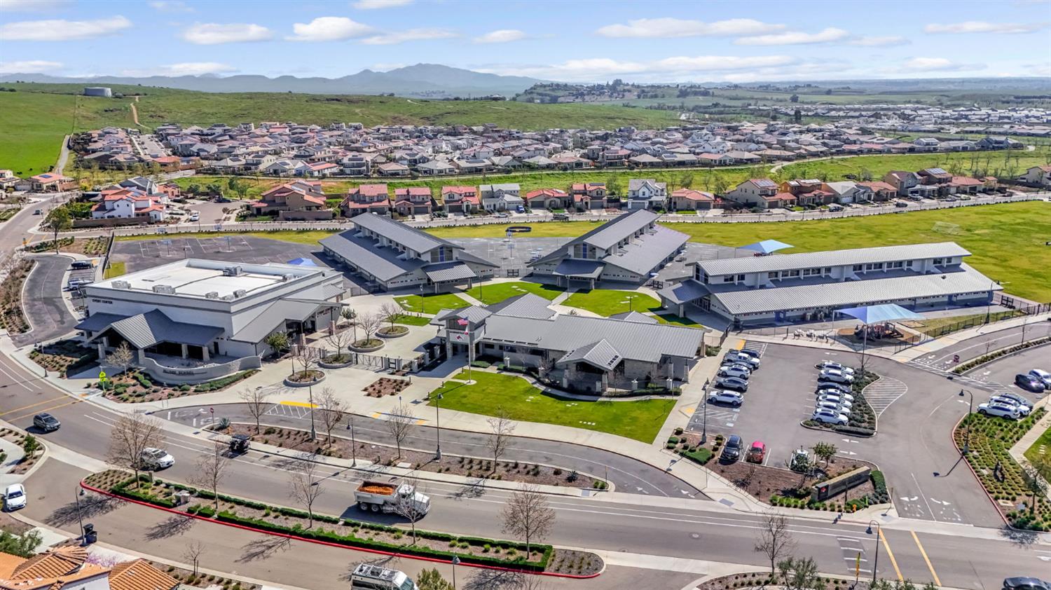 713 Harvest Dr, Madera, CA 93636