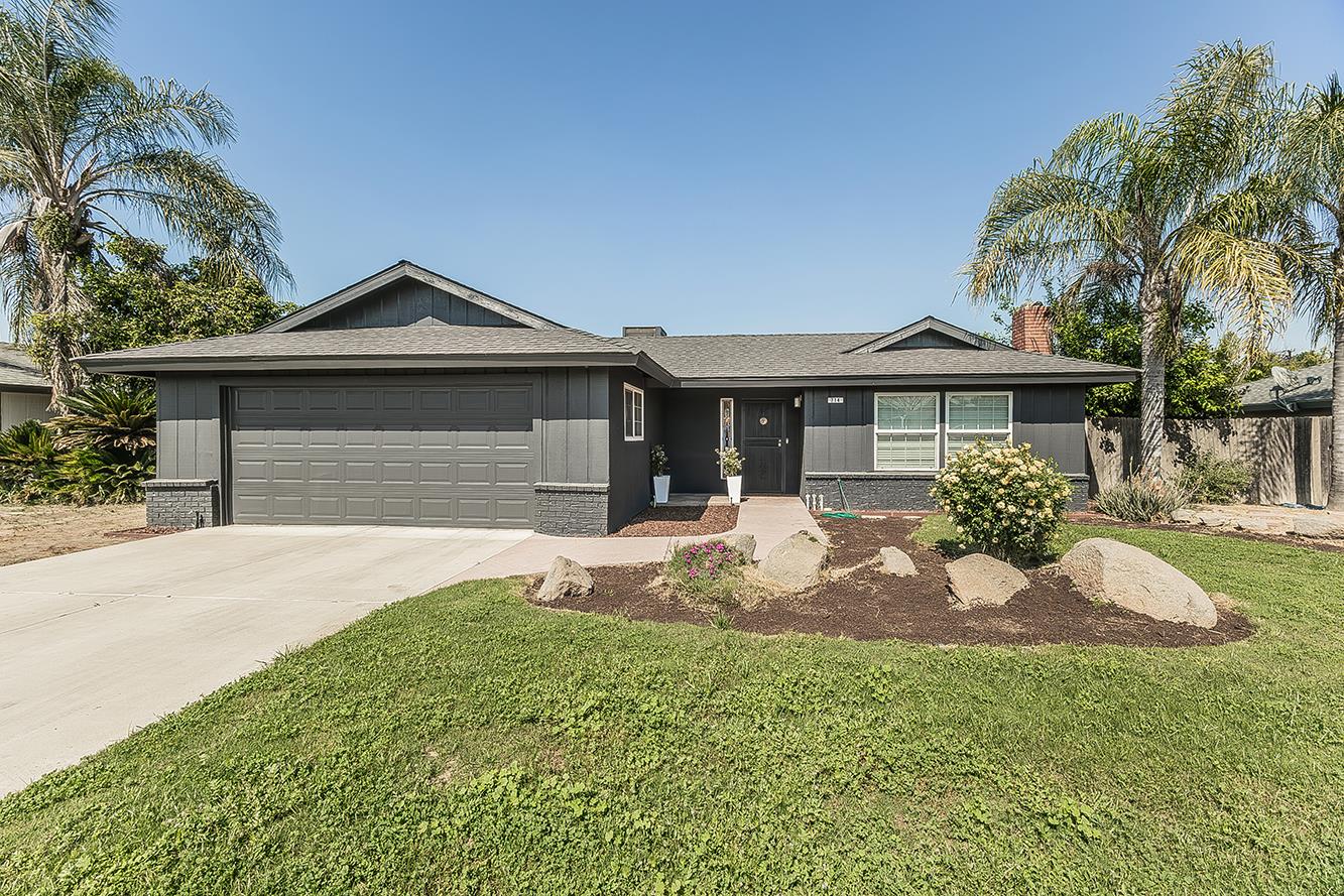 714 E Ann Dr, Reedley, CA 93654