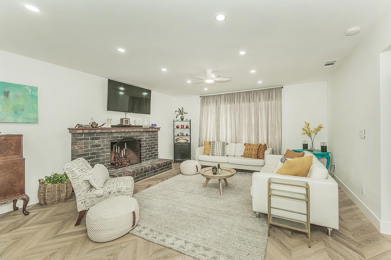 714 E Ann Dr, Reedley, CA 93654