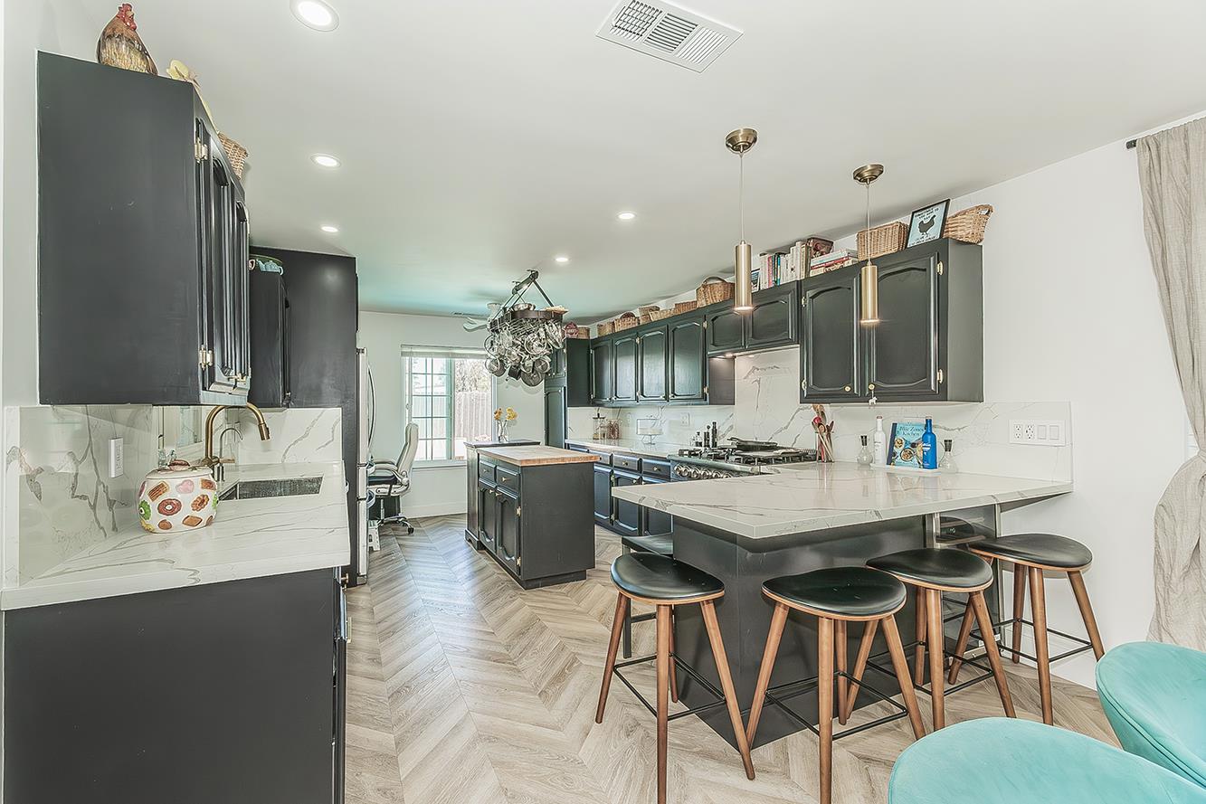 714 E Ann Dr, Reedley, CA 93654