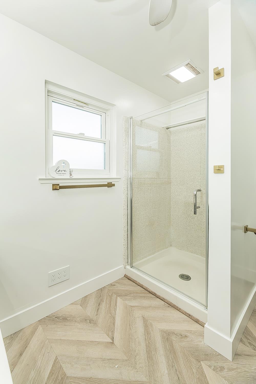 714 E Ann Dr, Reedley, CA 93654