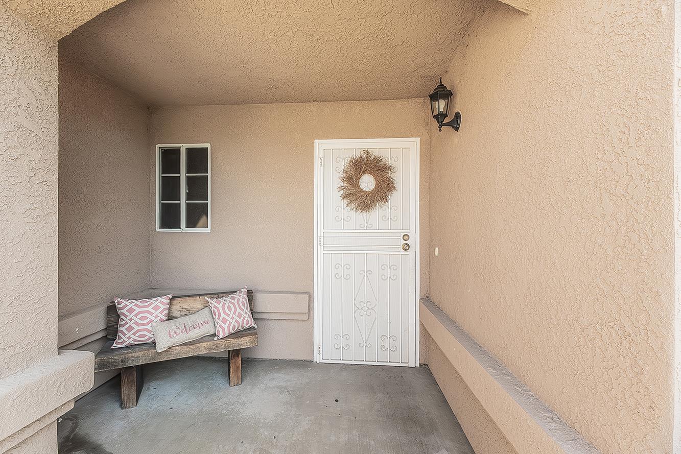 208 Kelly Ave, Parlier, CA 93648