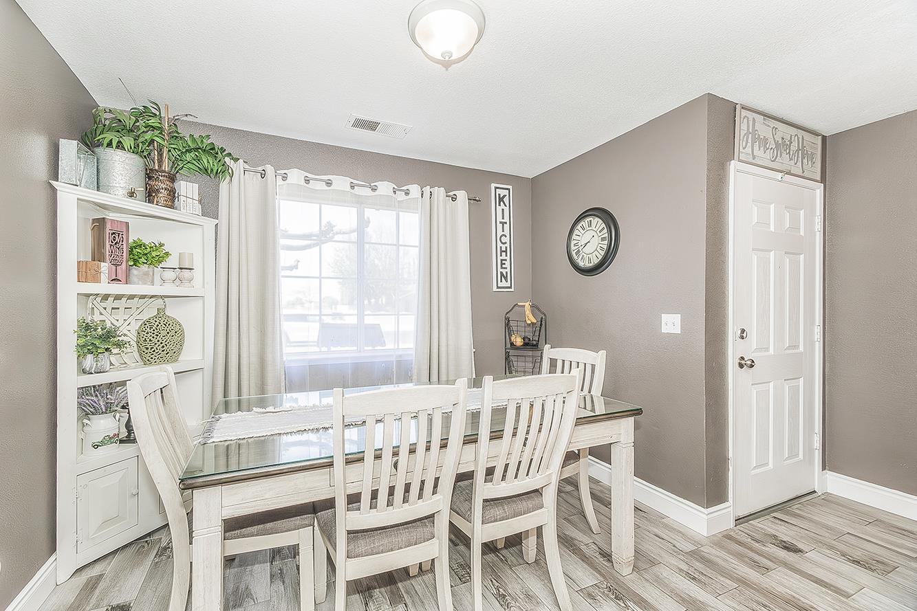 208 Kelly Ave, Parlier, CA 93648