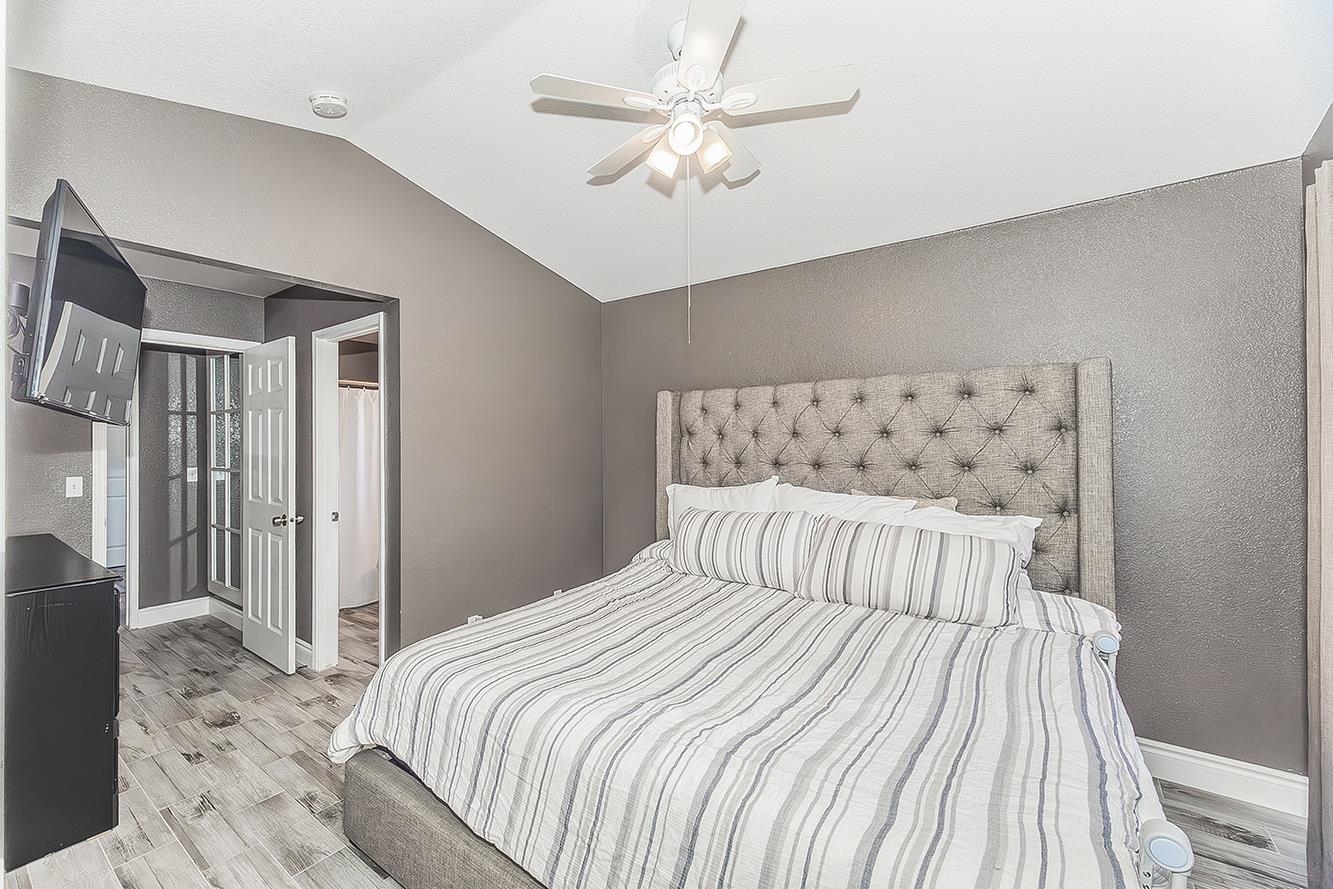 208 Kelly Ave, Parlier, CA 93648