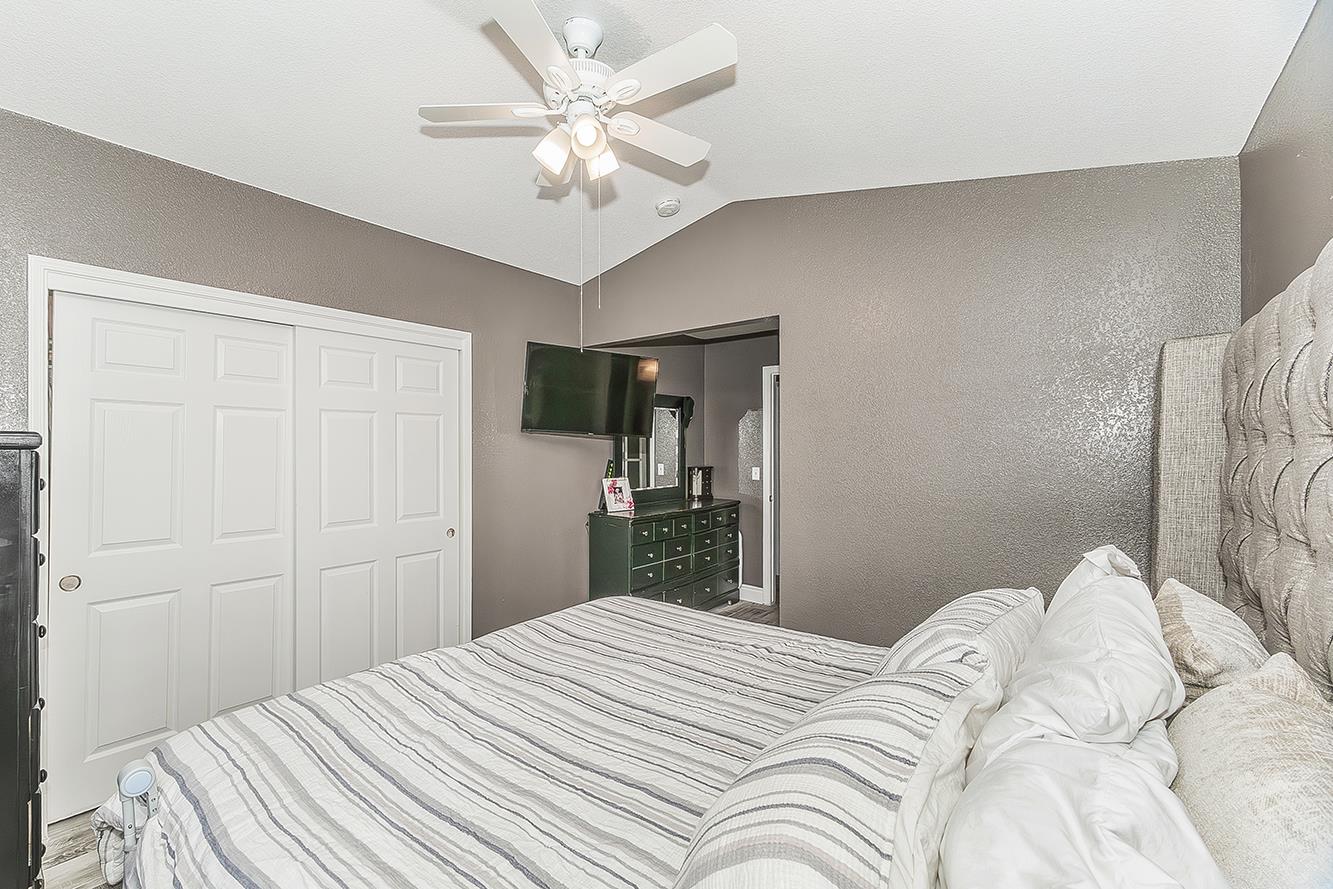 208 Kelly Ave, Parlier, CA 93648