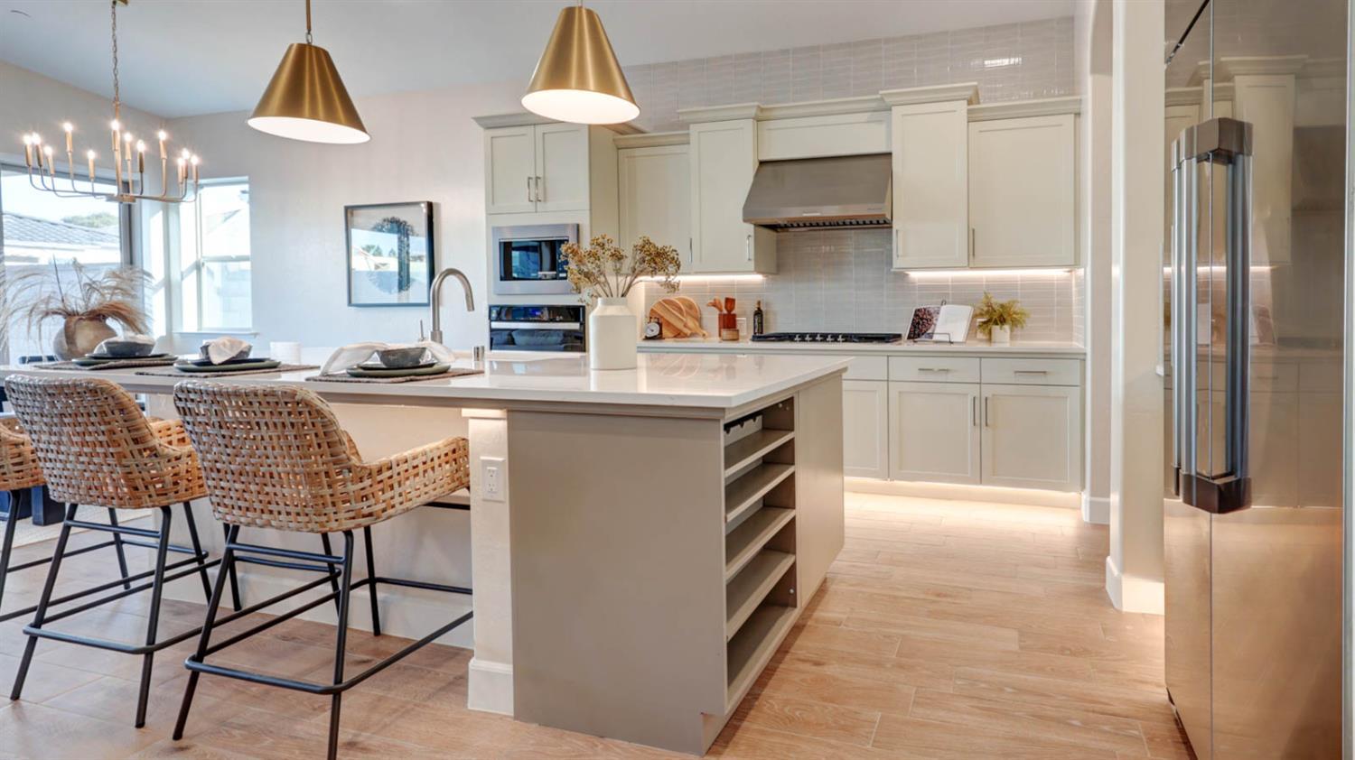 1687 N Blackwood Ave, Clovis, CA 93619