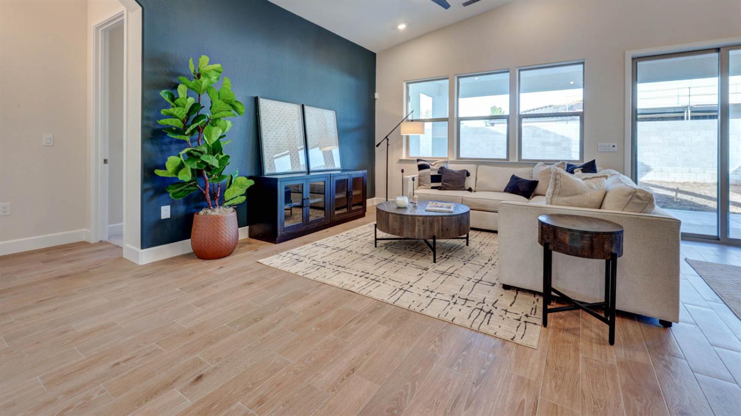 1687 N Blackwood Ave, Clovis, CA 93619