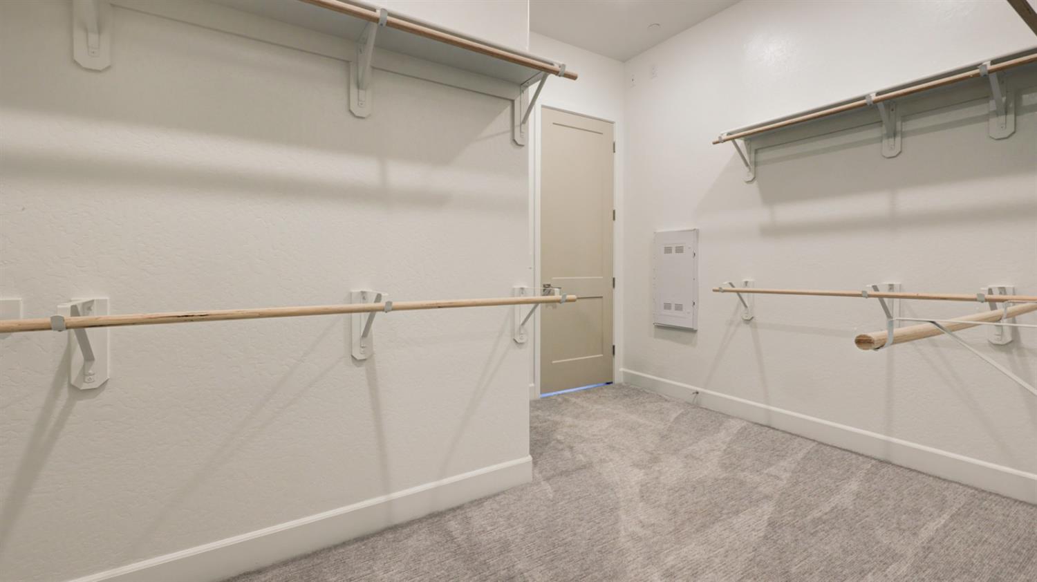 1687 N Blackwood Ave, Clovis, CA 93619