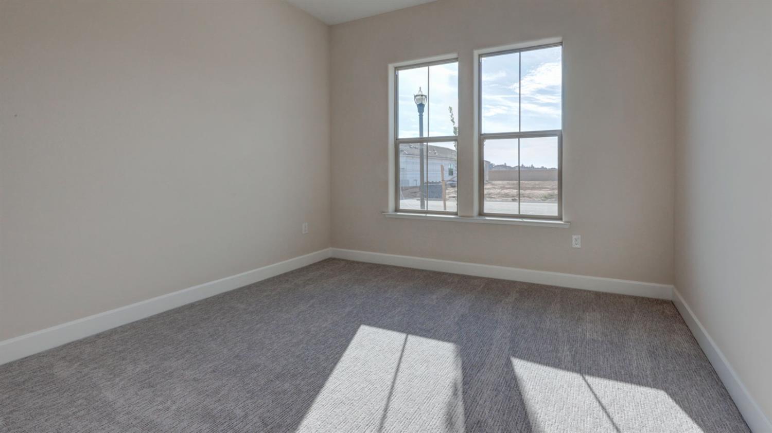 1687 N Blackwood Ave, Clovis, CA 93619