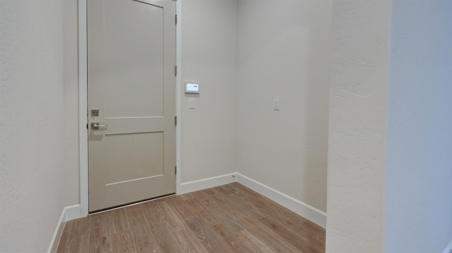 1687 N Blackwood Ave, Clovis, CA 93619