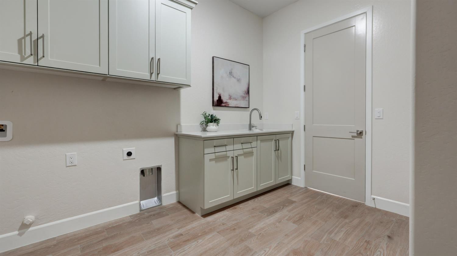 1687 N Blackwood Ave, Clovis, CA 93619