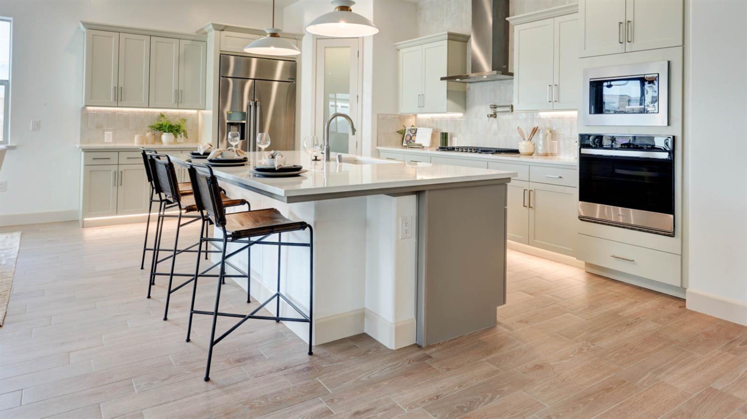 1675 N Blackwood Ave, Clovis, CA 93619