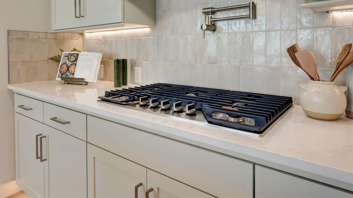 1675 N Blackwood Ave, Clovis, CA 93619