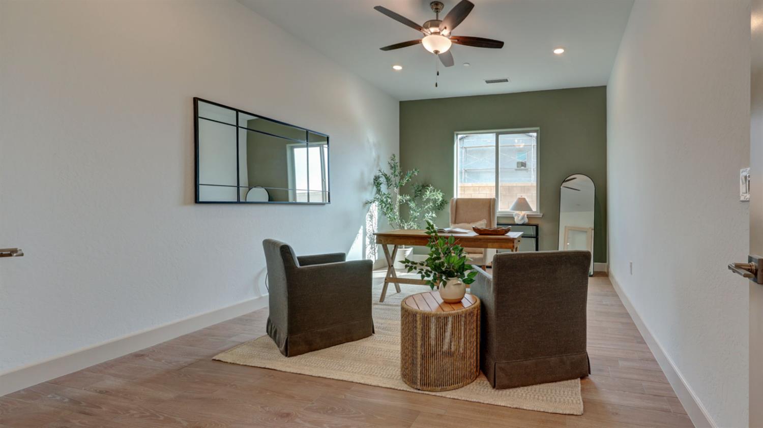 1675 N Blackwood Ave, Clovis, CA 93619