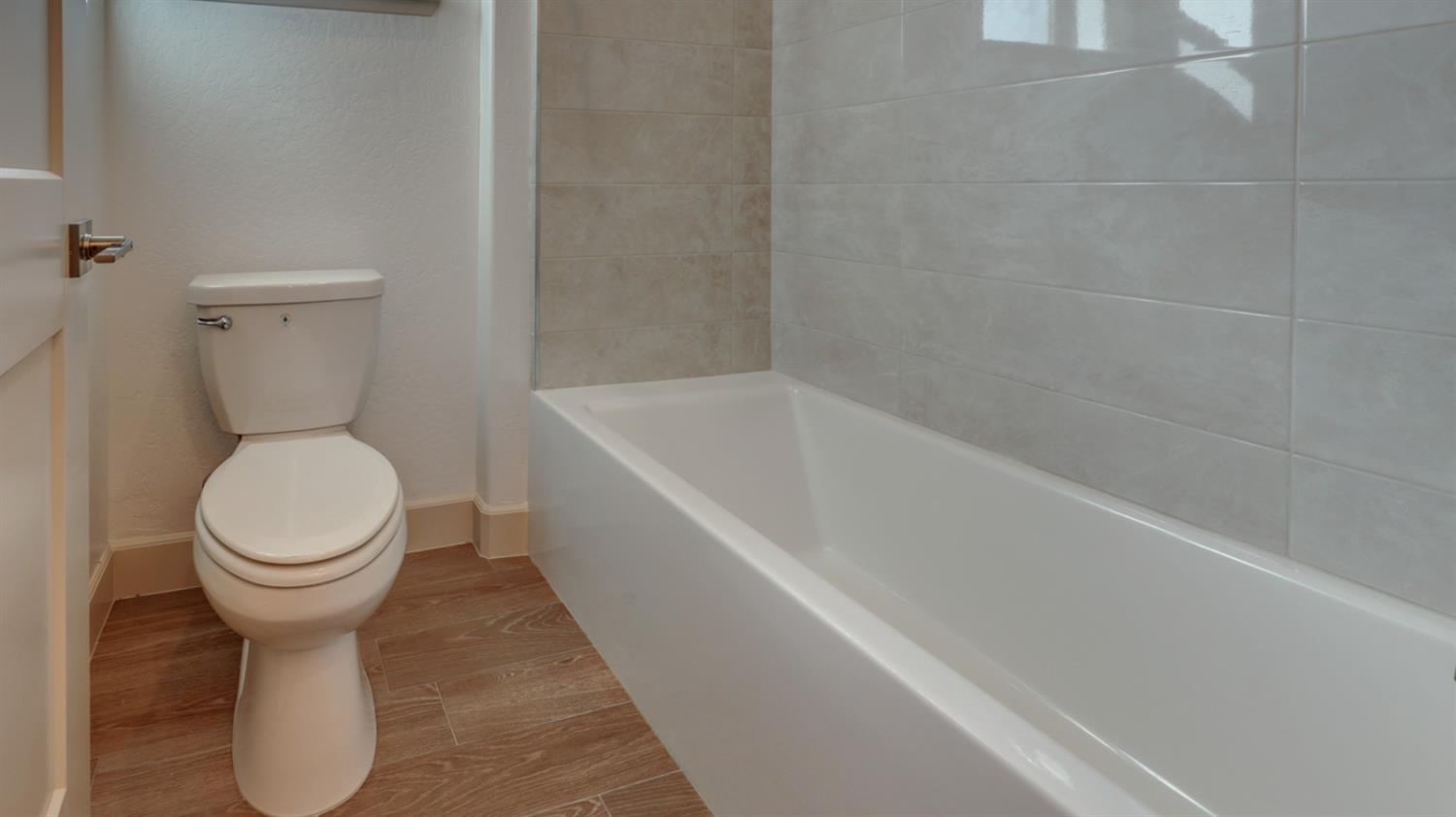 1675 N Blackwood Ave, Clovis, CA 93619