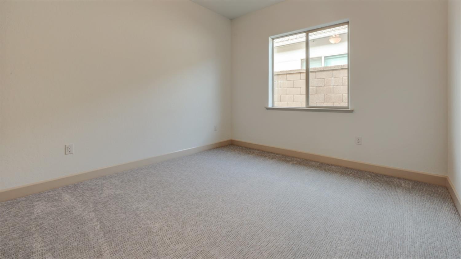 1675 N Blackwood Ave, Clovis, CA 93619