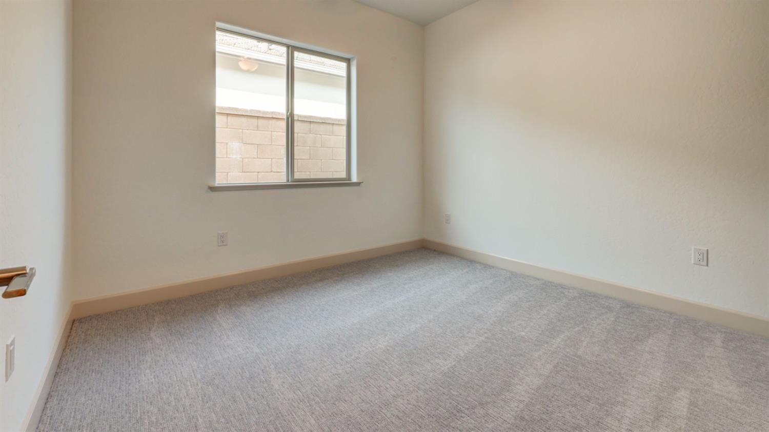 1675 N Blackwood Ave, Clovis, CA 93619