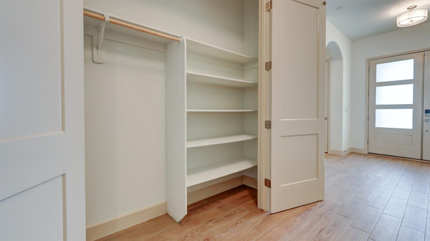 1675 N Blackwood Ave, Clovis, CA 93619