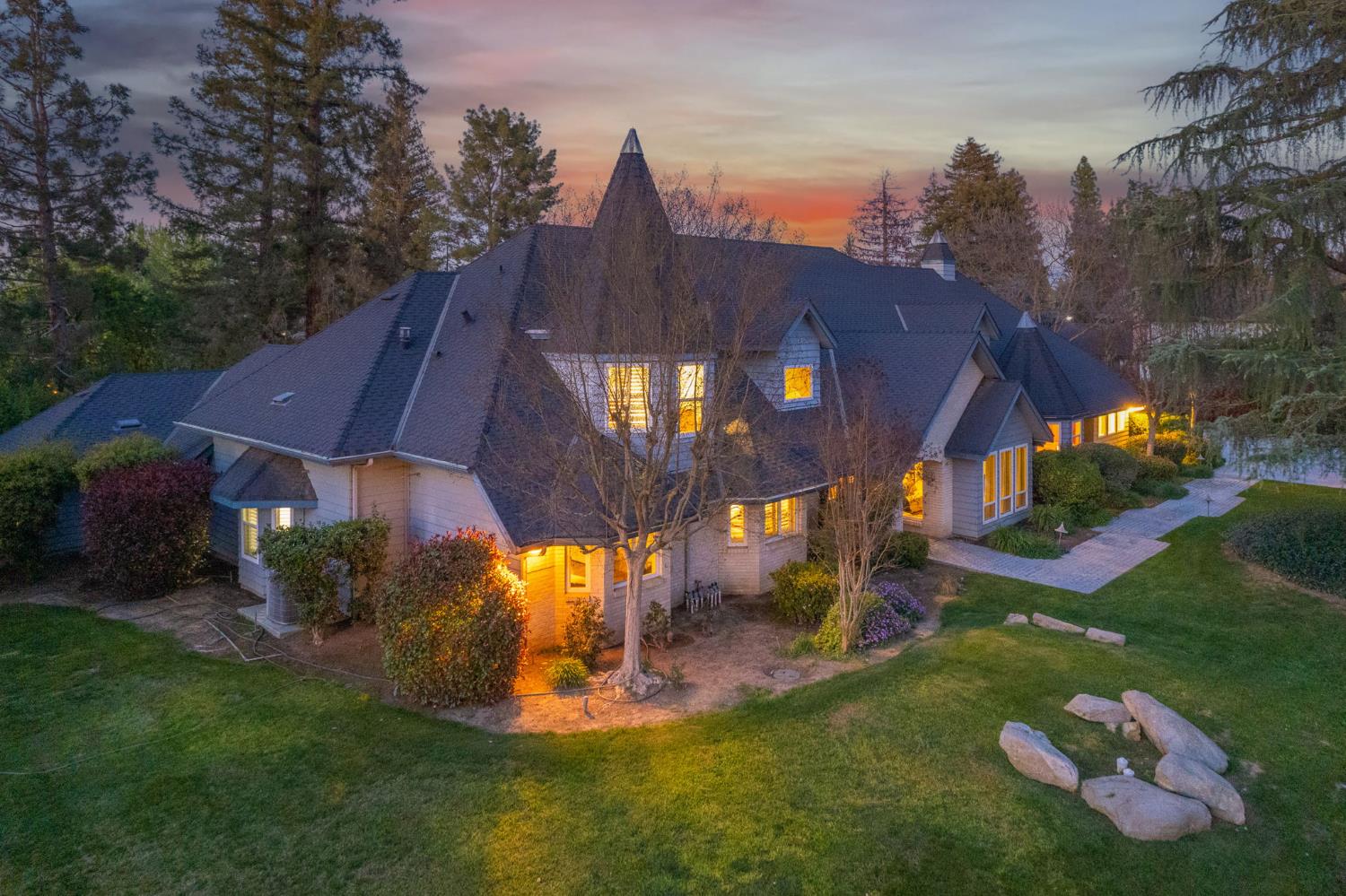 2649 Heritage Ave, Clovis, CA 93619