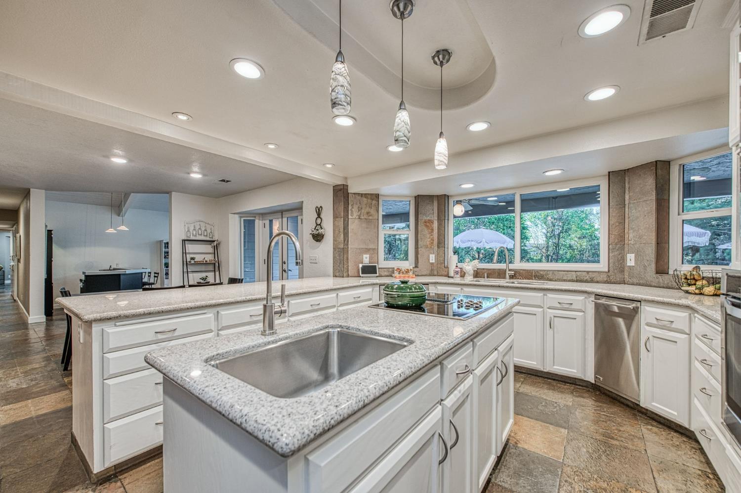 2649 Heritage Ave, Clovis, CA 93619