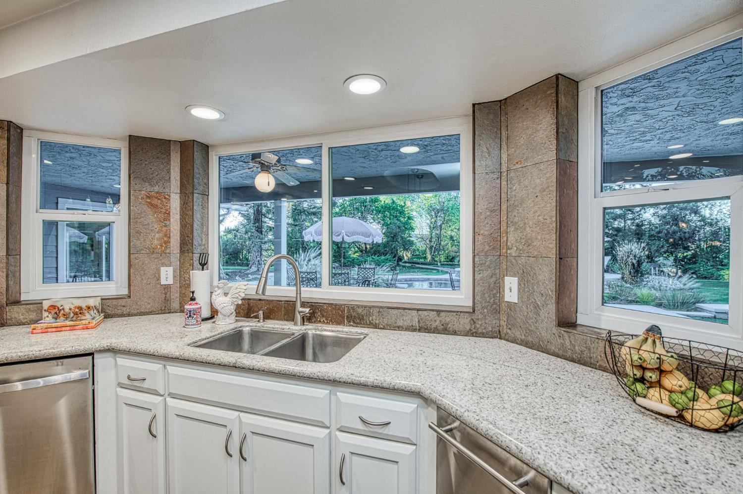 2649 Heritage Ave, Clovis, CA 93619