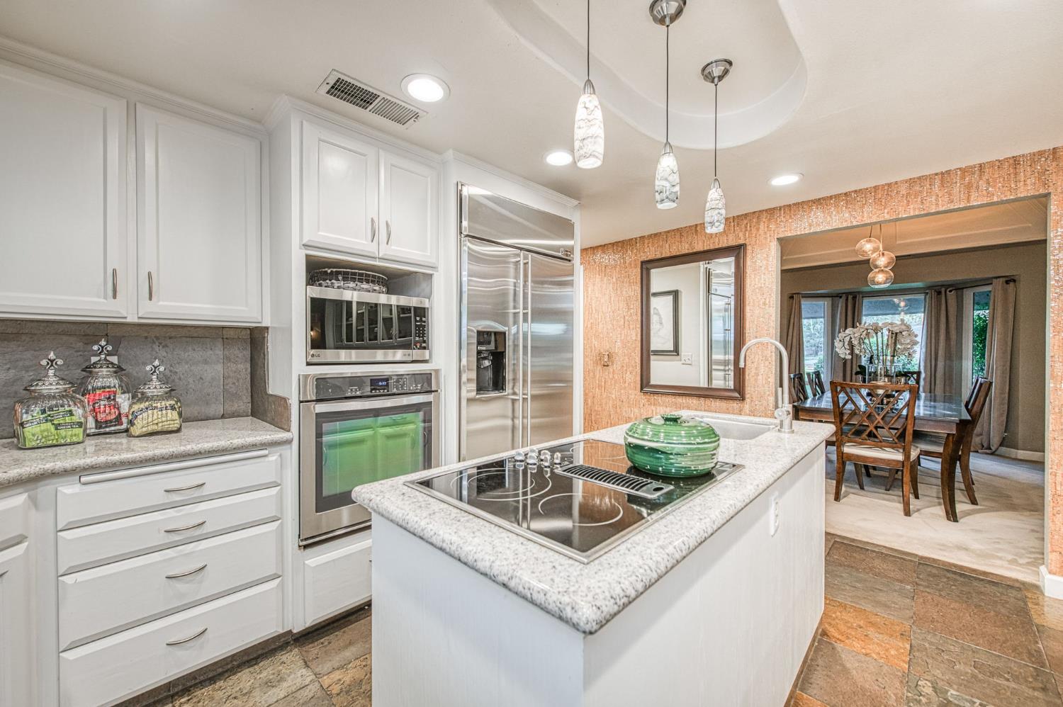 2649 Heritage Ave, Clovis, CA 93619