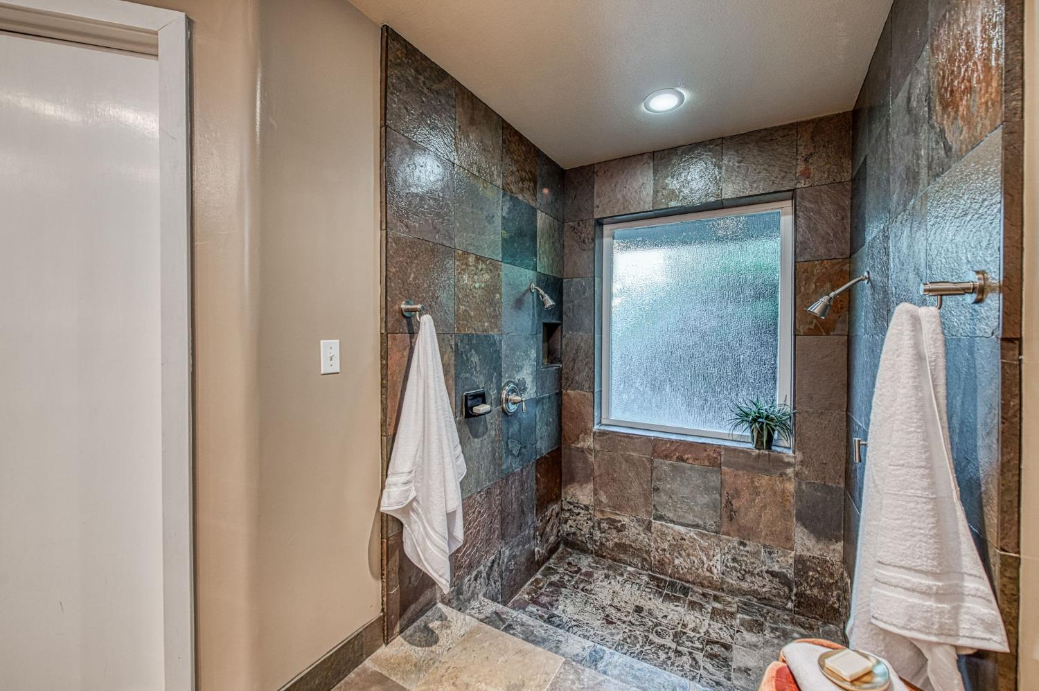 2649 Heritage Ave, Clovis, CA 93619