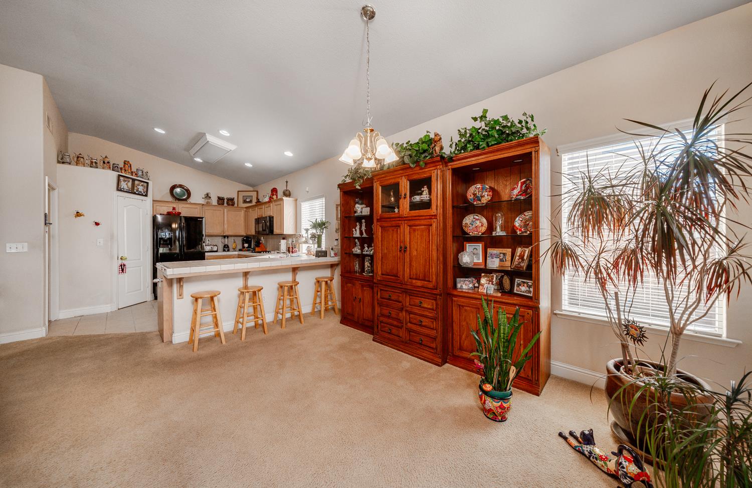 5660 E Florence Ave, Fresno, CA 93727