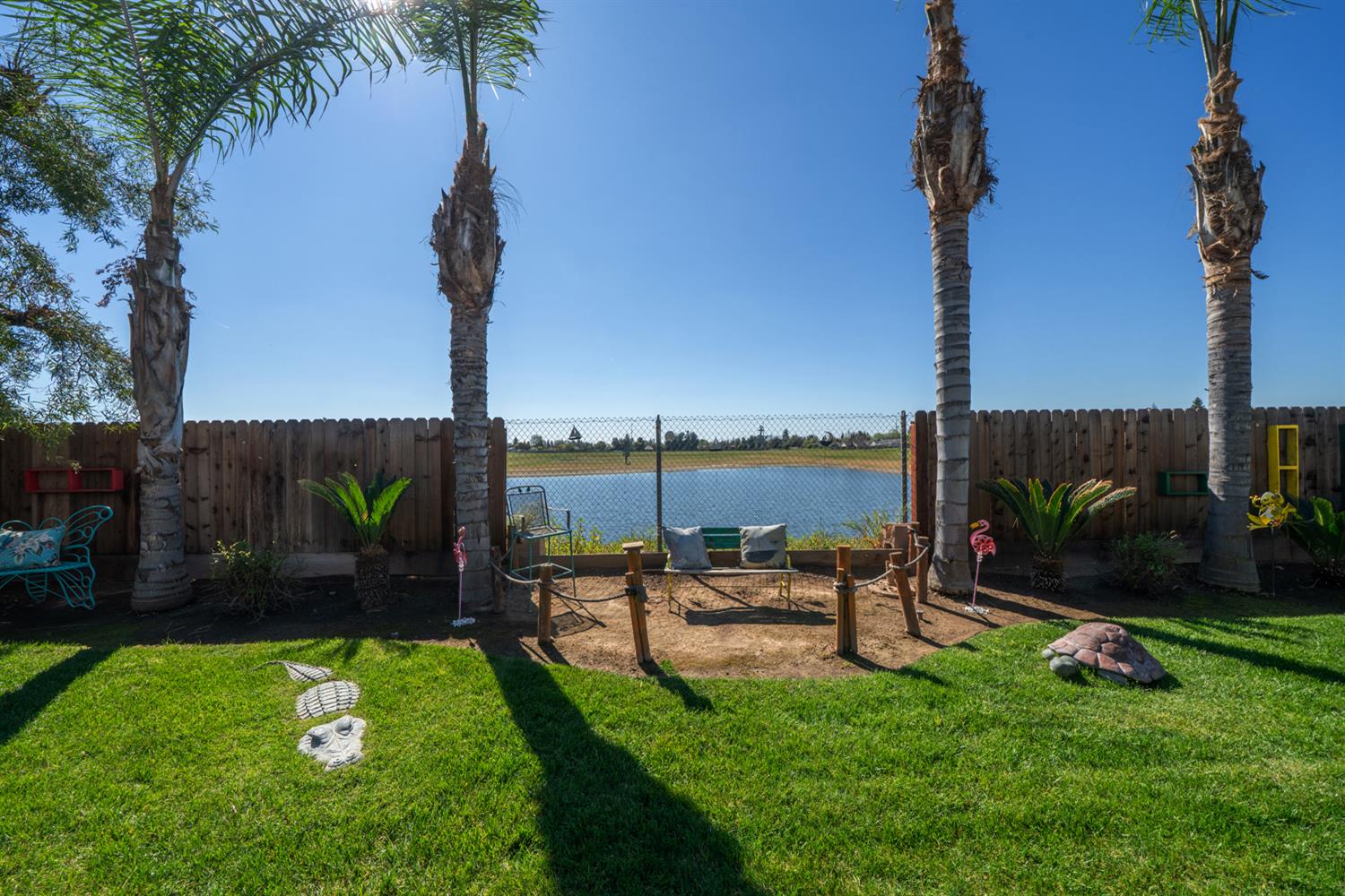 5660 E Florence Ave, Fresno, CA 93727