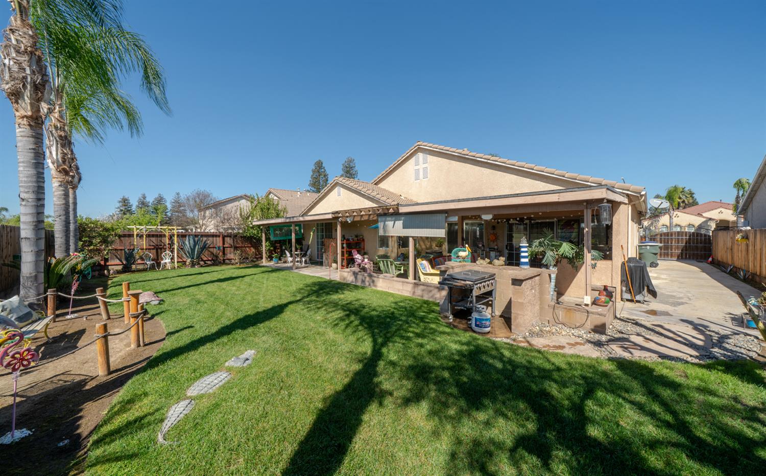 5660 E Florence Ave, Fresno, CA 93727