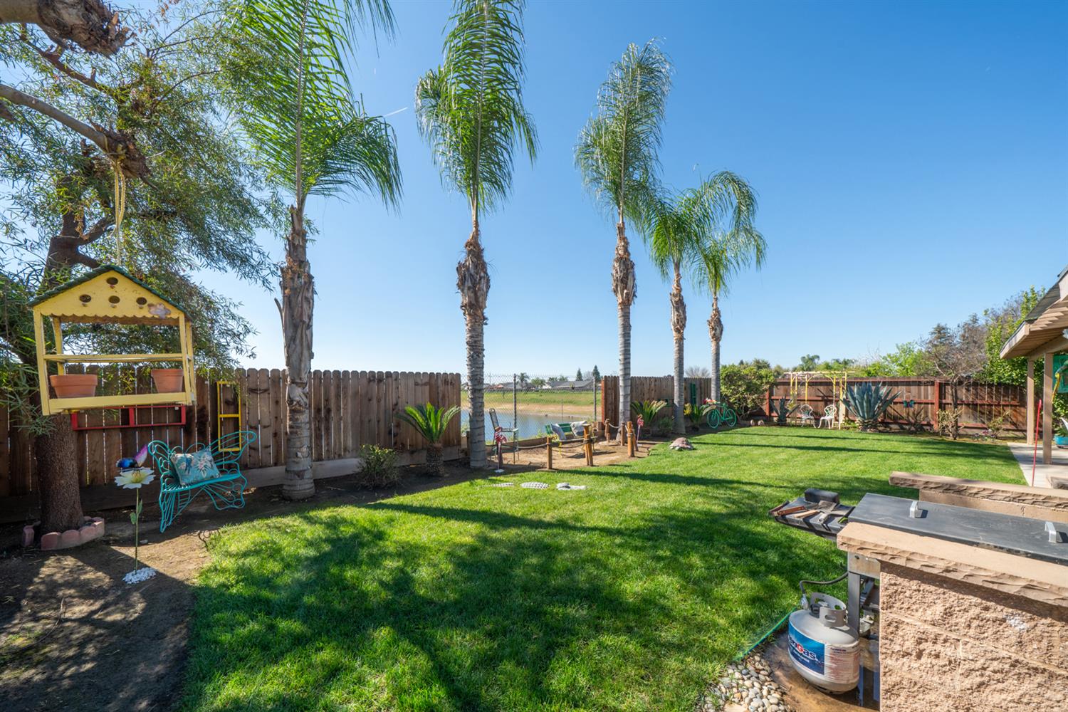 5660 E Florence Ave, Fresno, CA 93727