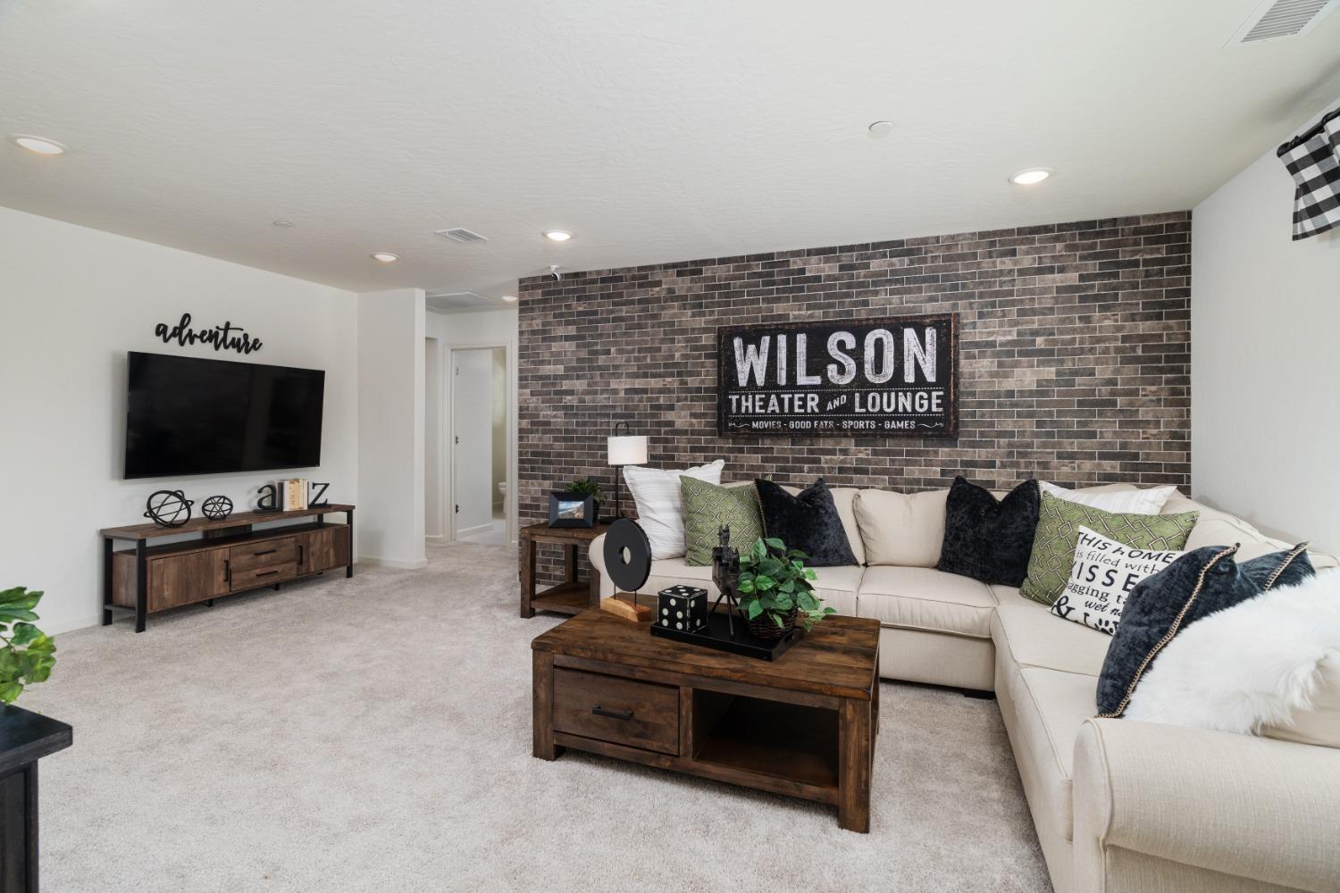 6770 E Oslin Ave, Fresno, CA 93727