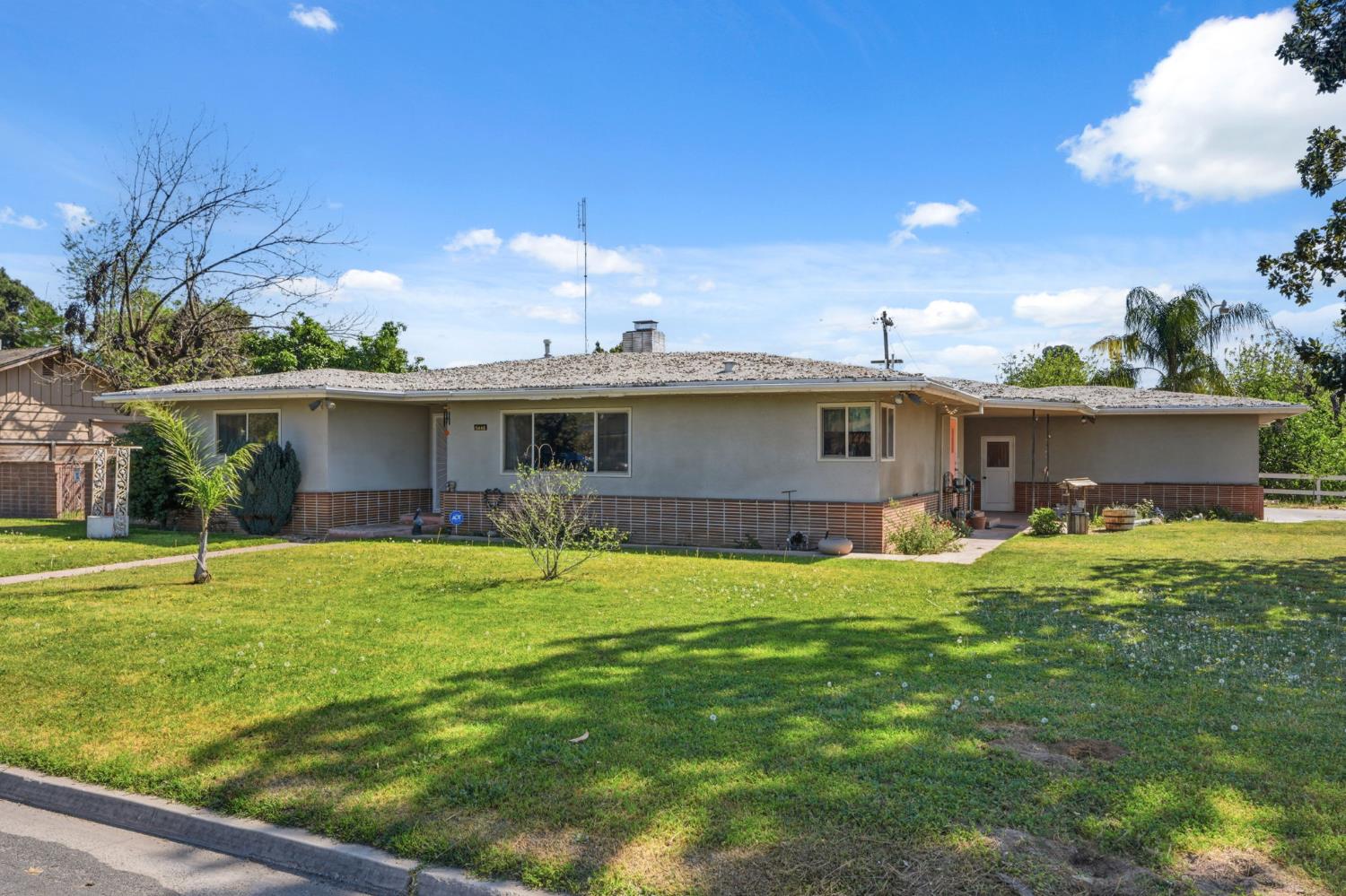 5446 E Mono St, Fresno, CA 93727