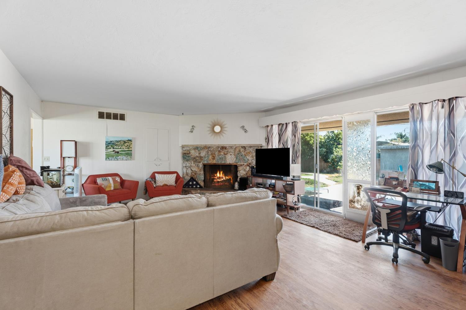 5446 E Mono St, Fresno, CA 93727