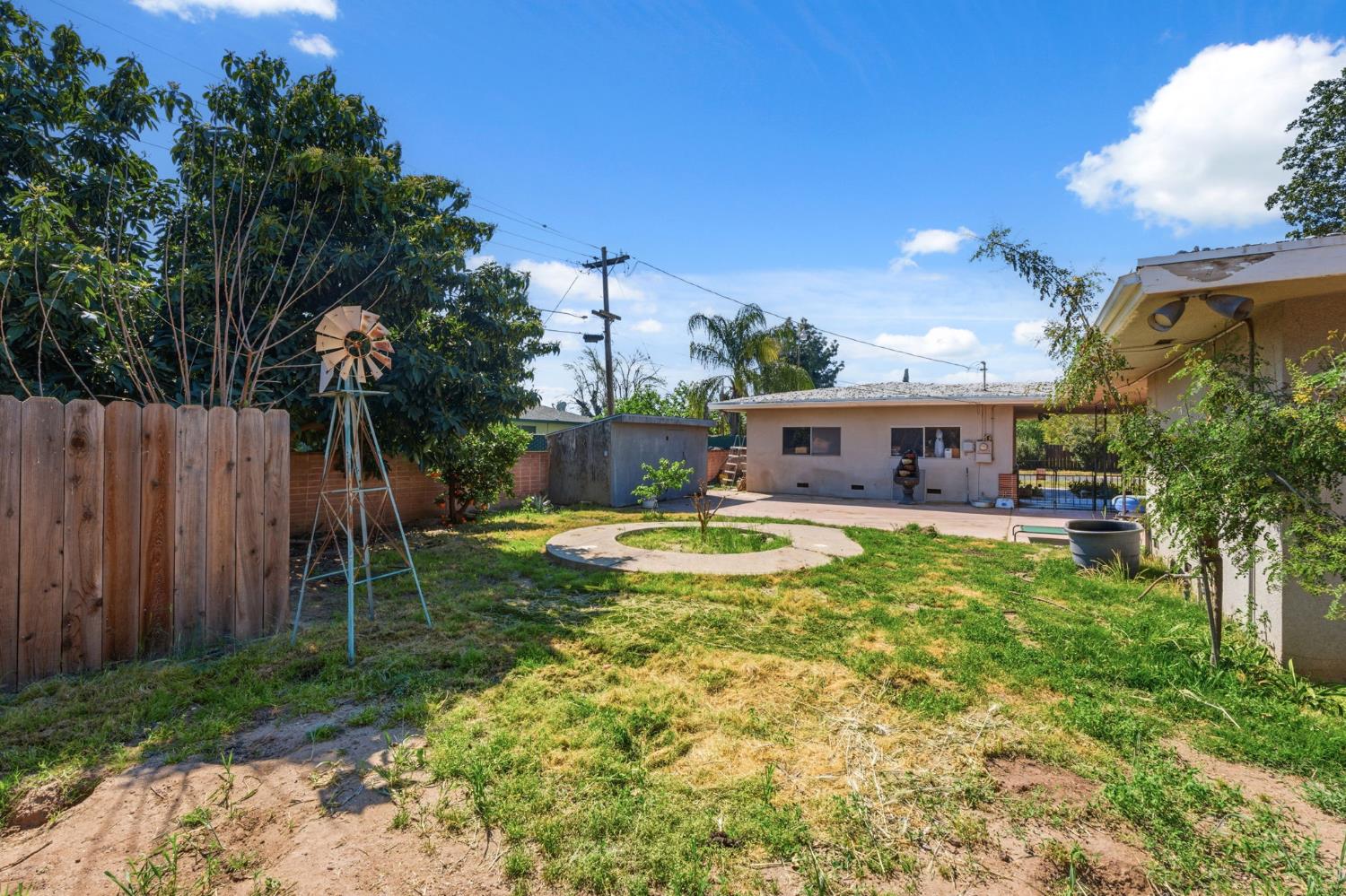 5446 E Mono St, Fresno, CA 93727