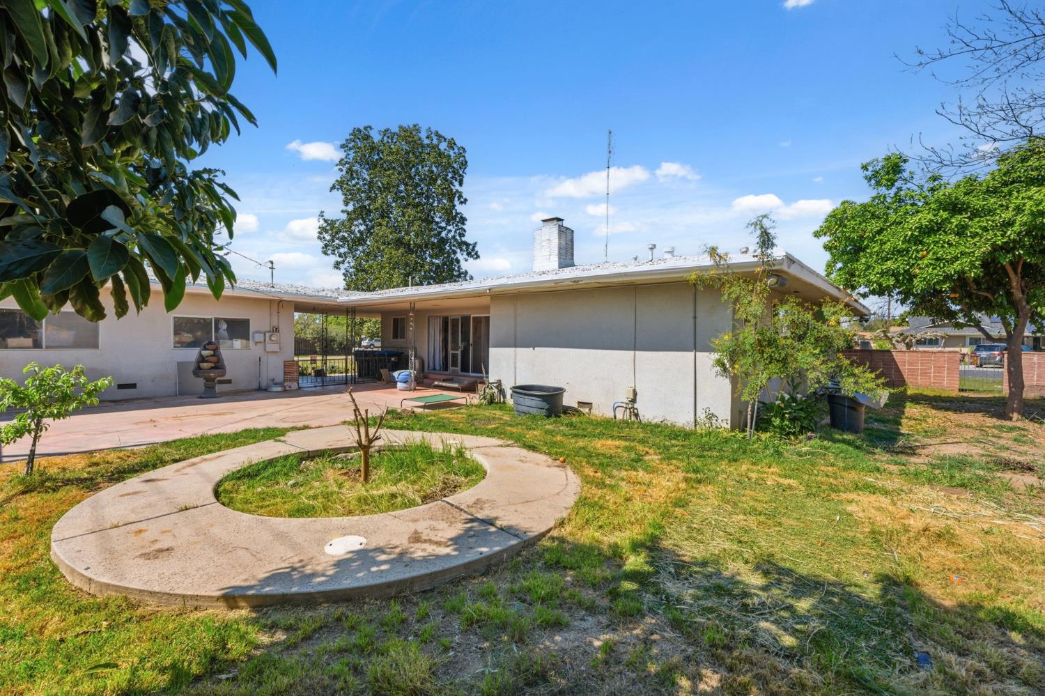 5446 E Mono St, Fresno, CA 93727