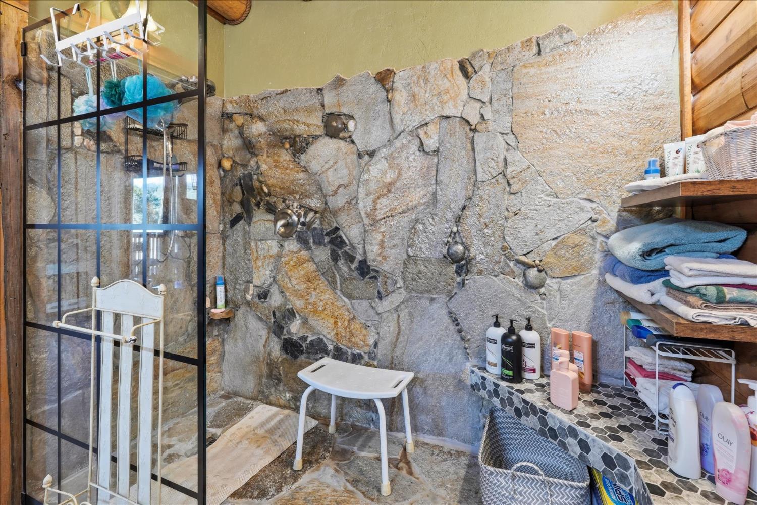 43227 Leach Rd, Ahwahnee, CA 93601